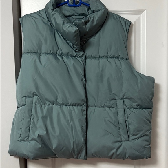 Green Puffer Vest - Picture 2 of 3